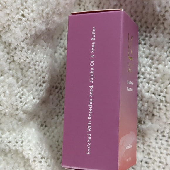 LUCKY CHICK Lip And Cheek Multi Stick in Lucky Days, 8g/0.28oz - Picture 7 of 11